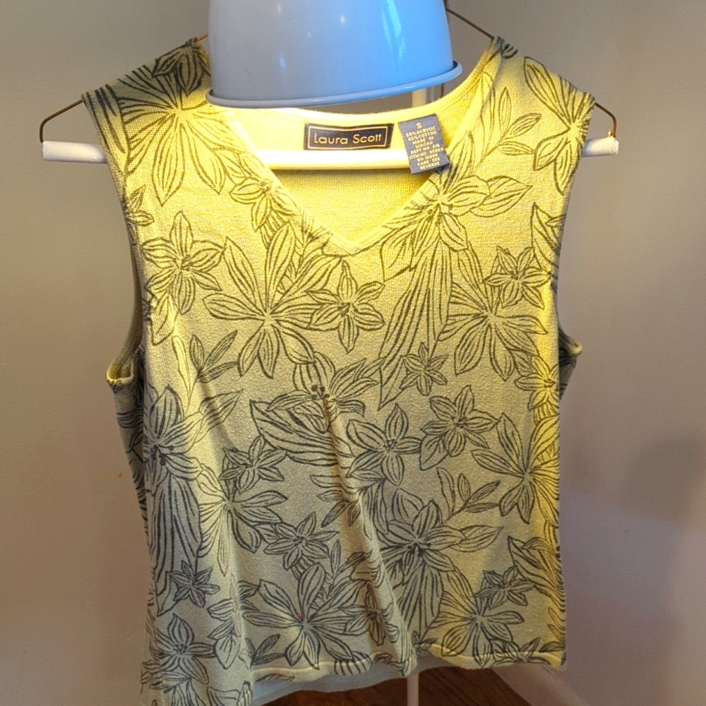Olive green sleeveless vest, small, leafy print